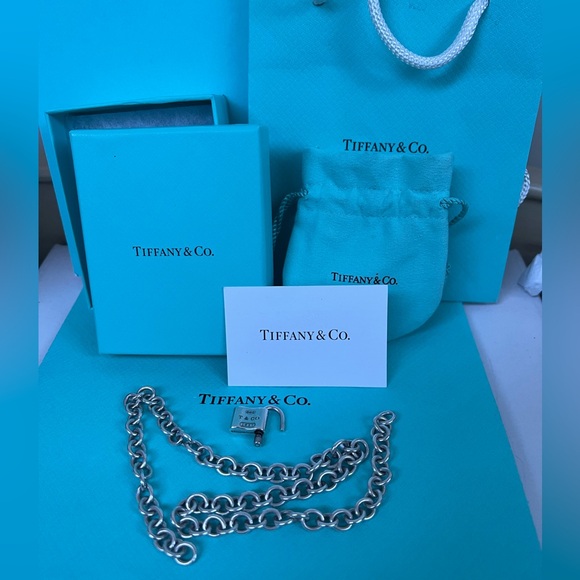 🔴Authentic TIFFANY & CO RARE Vintage Sterling Silver Padlock Link Necklace 🔴 - Picture 6 of 12